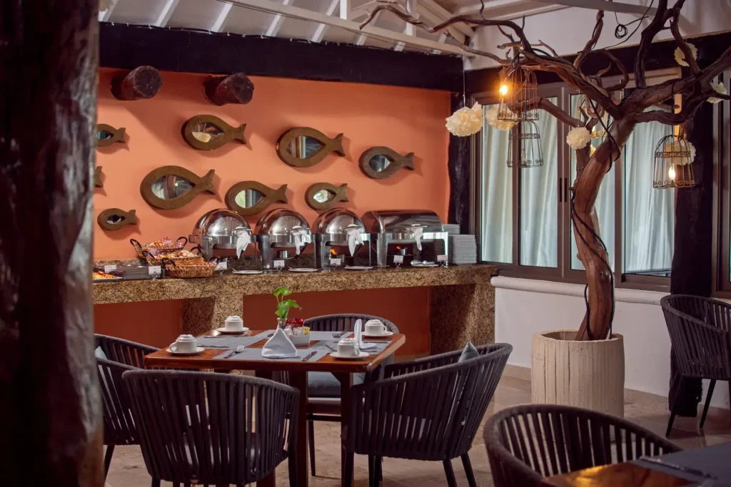 Albatros restaurant dining area at Flamingo Cancun
